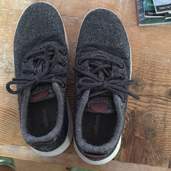 Allbirds Men’s Wool Runner Sneakers - Picture 2 of 5
